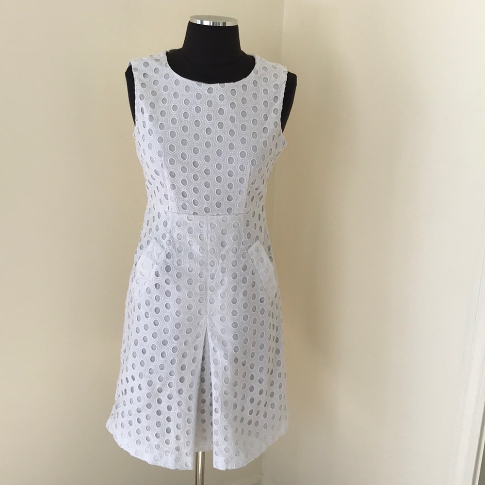 DVF size 2 white carpreena ring stitch dress